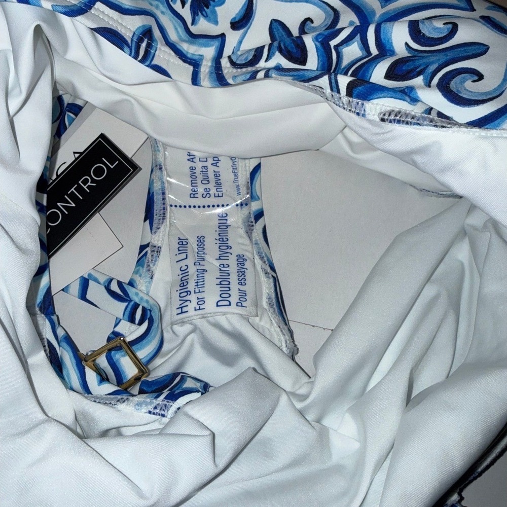 La Blanca Blue White Tile Print One Piece Swimsuit Size 16W LB5RN24MW-BLU NEW - Picture 8 of 8